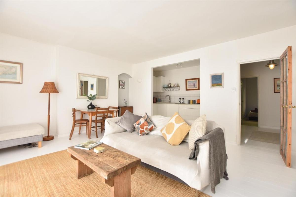 Suitetrails - Stunning 2 bed with Sea View in Hastings Old Town