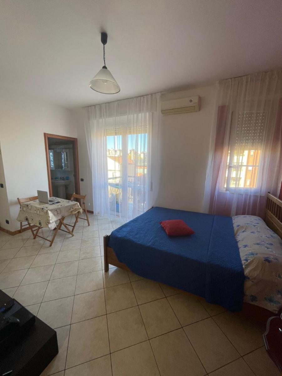 Make yourself at home Dergano - mm3 yellow line - Housity
