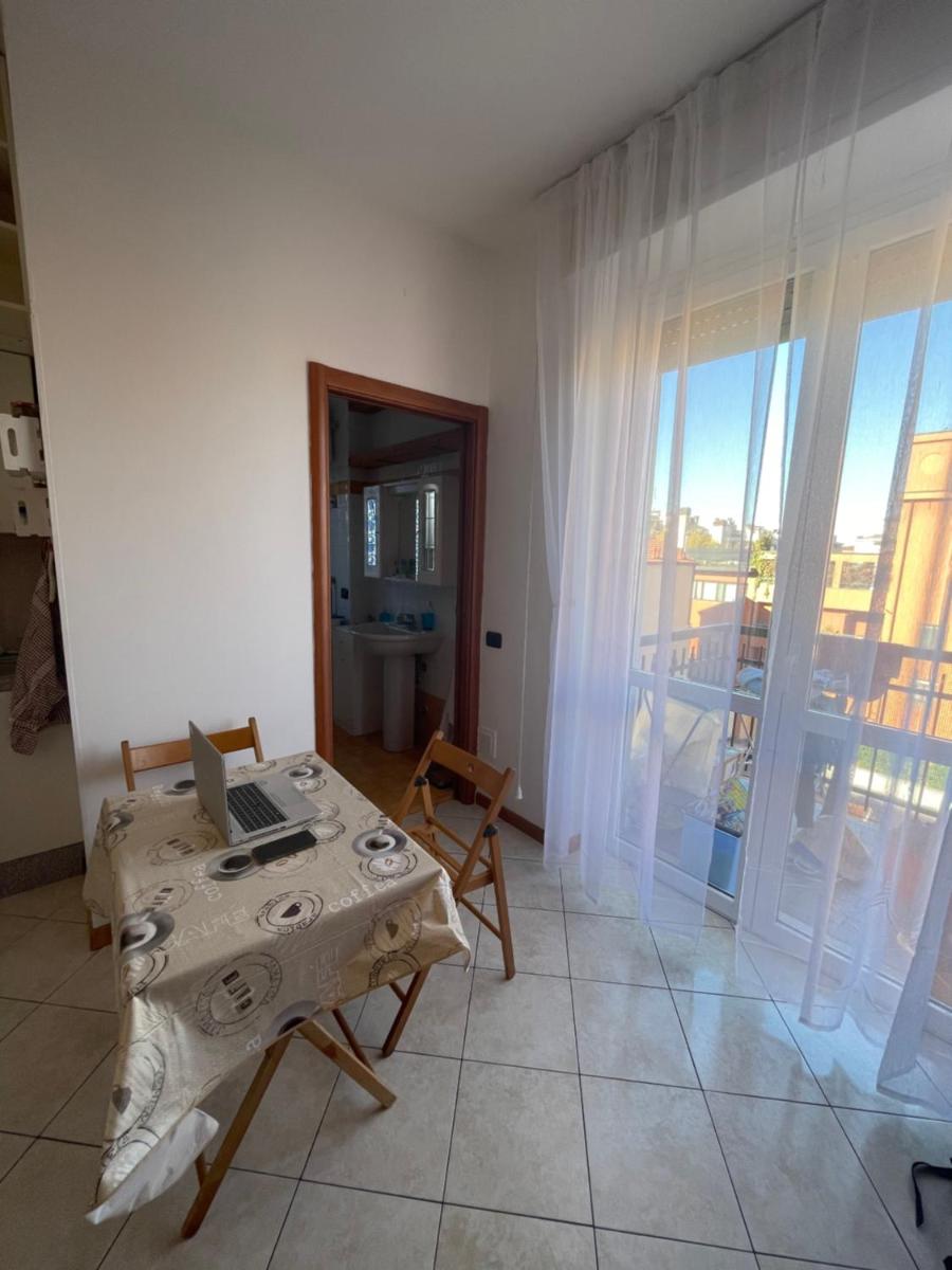Make yourself at home Dergano - mm3 yellow line - Housity