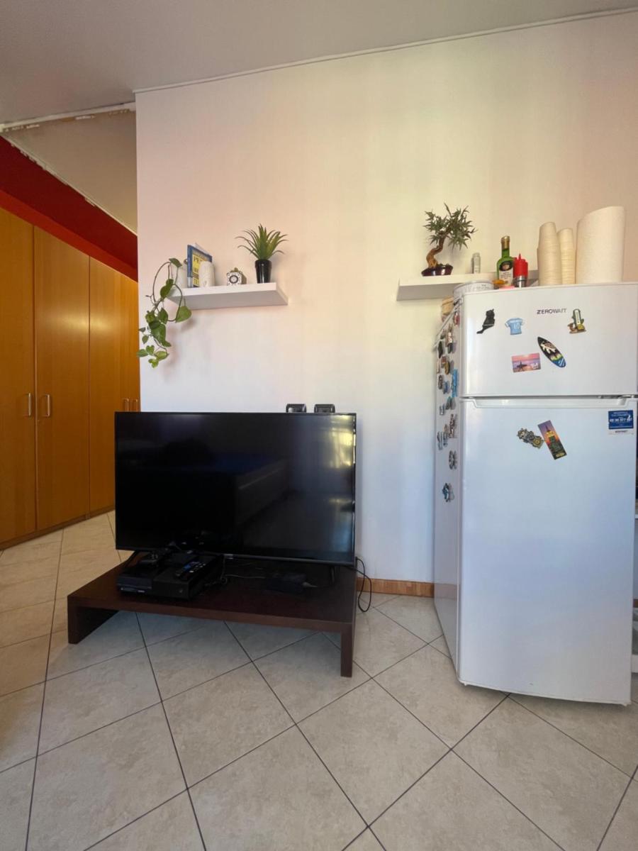 Make yourself at home Dergano - mm3 yellow line - Housity