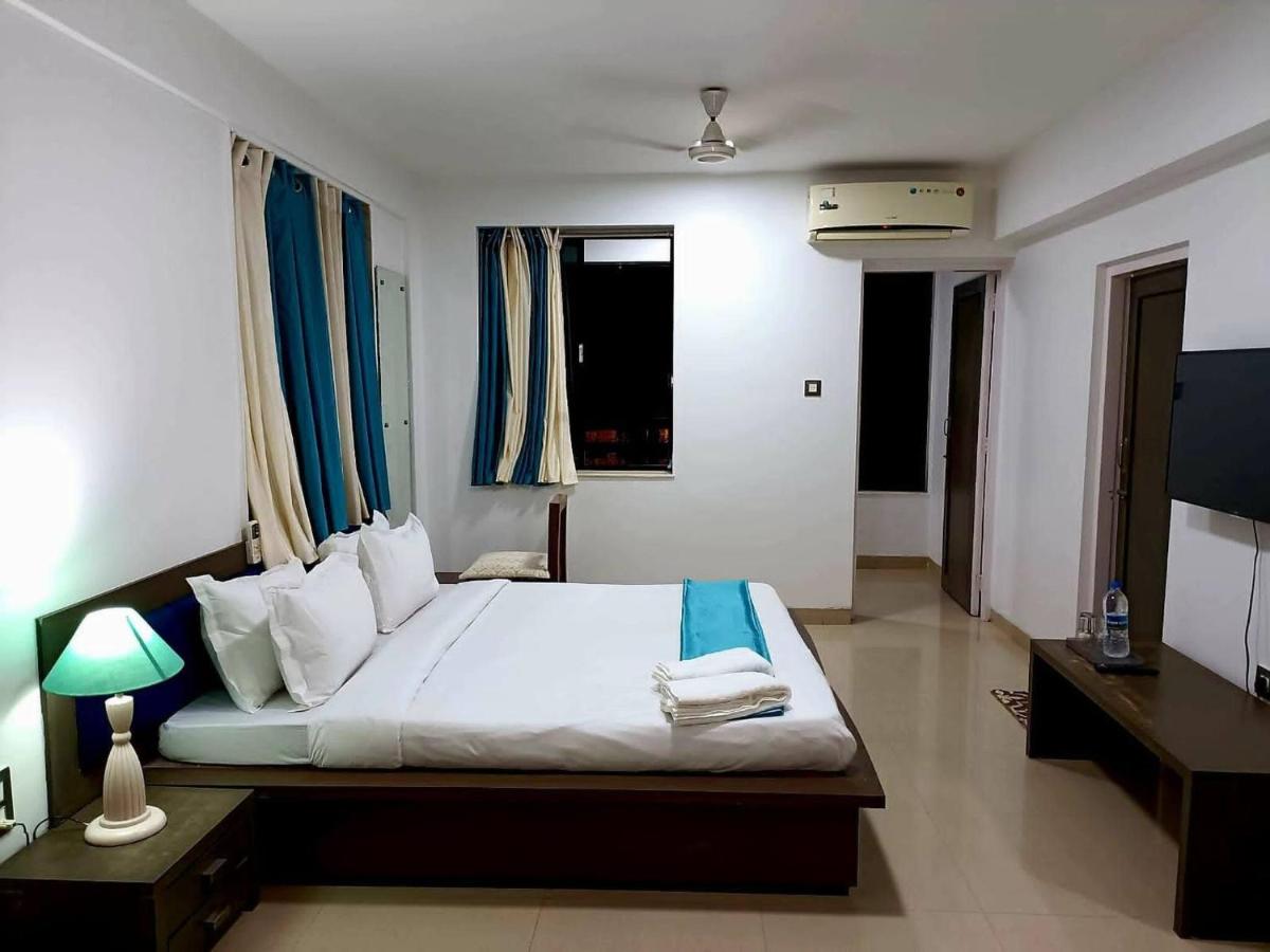 Classic Room With Pool Near Vagator Beach - Housity