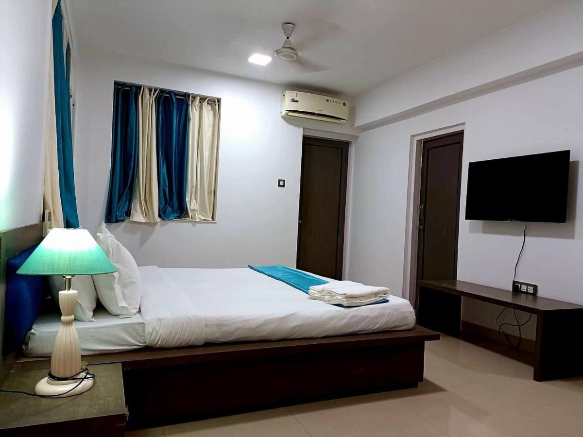 Classic Room With Pool Near Vagator Beach - Housity