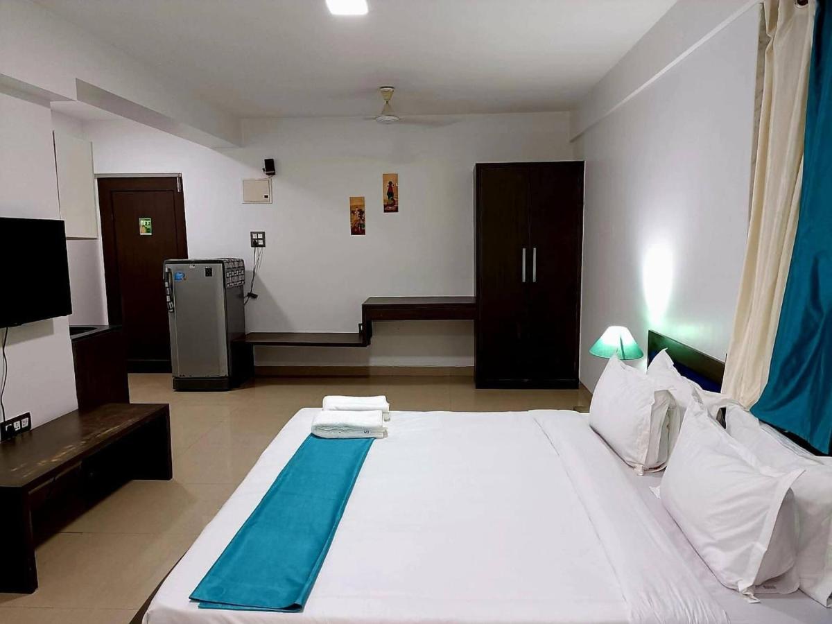 Classic Room With Pool Near Vagator Beach - Housity