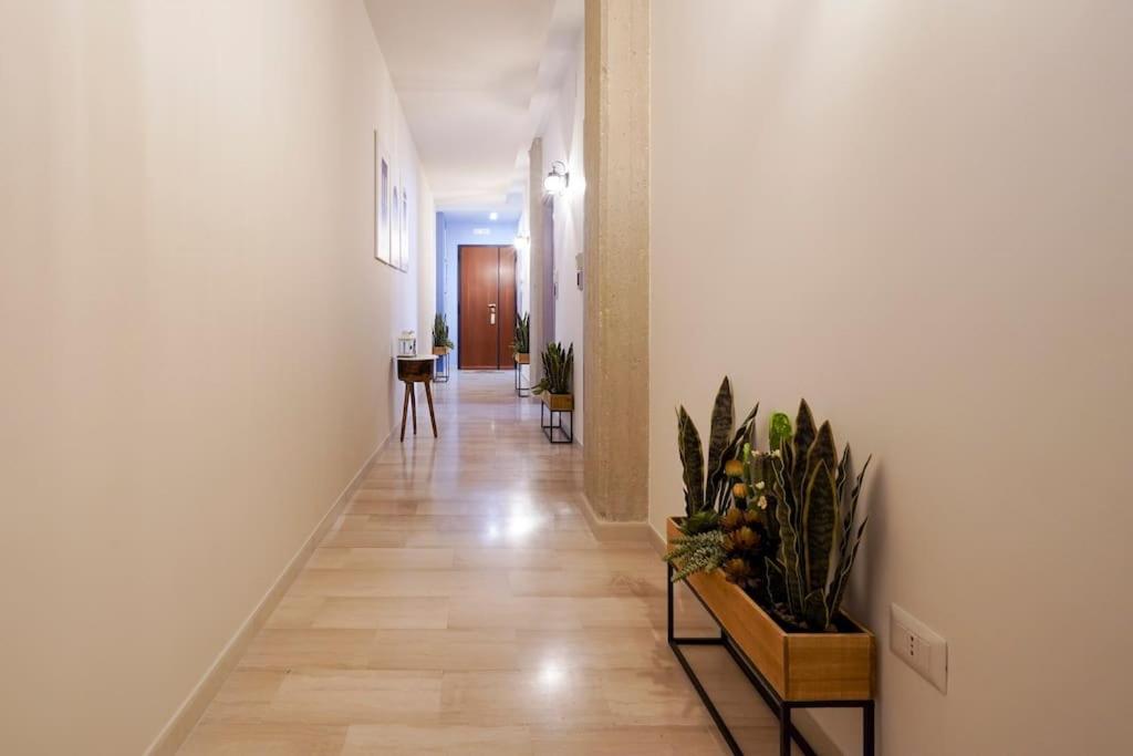 Mediterranea Apartment- CENTRAL STATION - FREE WIFI&NETFLIX - Housity