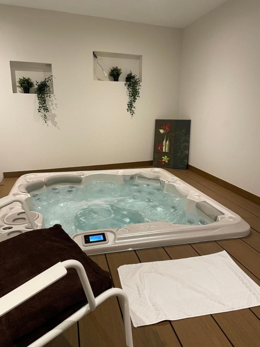 Logis HOTEL DU PARC - Housity