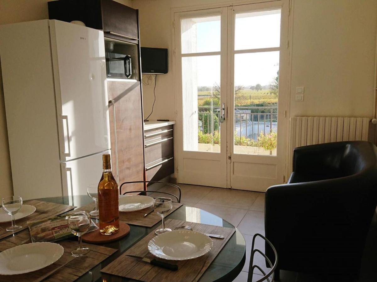 Gîte Saint-Même-les-Carrières, 3 pièces, 4 personnes - FR-1-653-193 - Housity