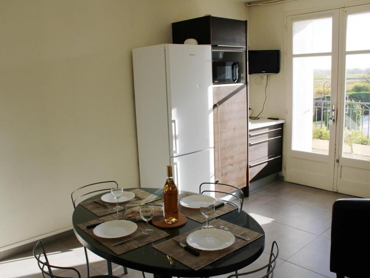 Gîte Saint-Même-les-Carrières, 3 pièces, 4 personnes - FR-1-653-193 - Housity