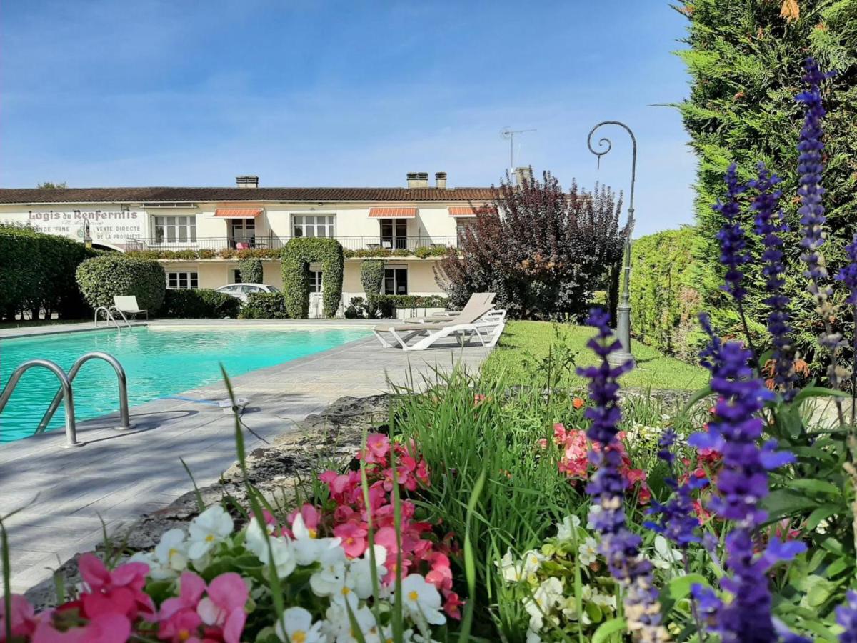 Gîte Saint-Même-les-Carrières, 3 pièces, 4 personnes - FR-1-653-173 - Housity