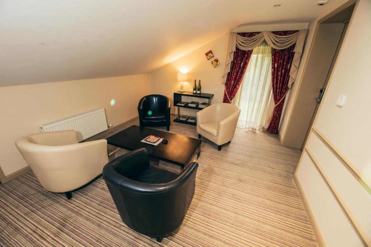 The Auberge - Housity