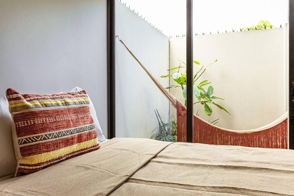 Suitetrails - Stunning New Villa w/ Private Garden & Pool
