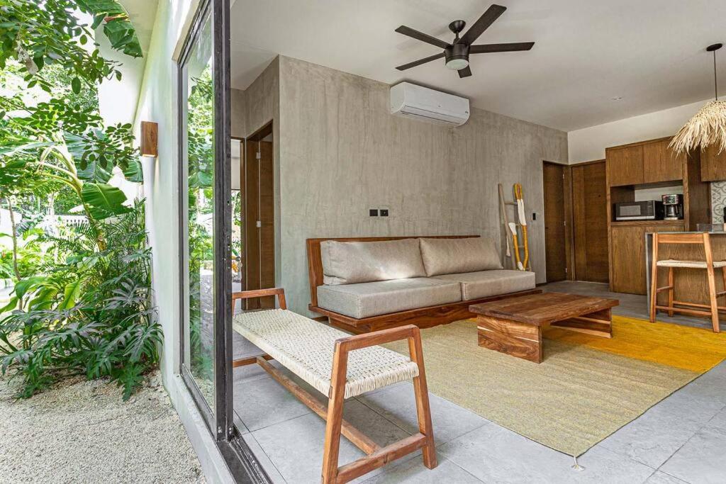 Suitetrails - Stunning New Villa w/ Private Garden & Pool