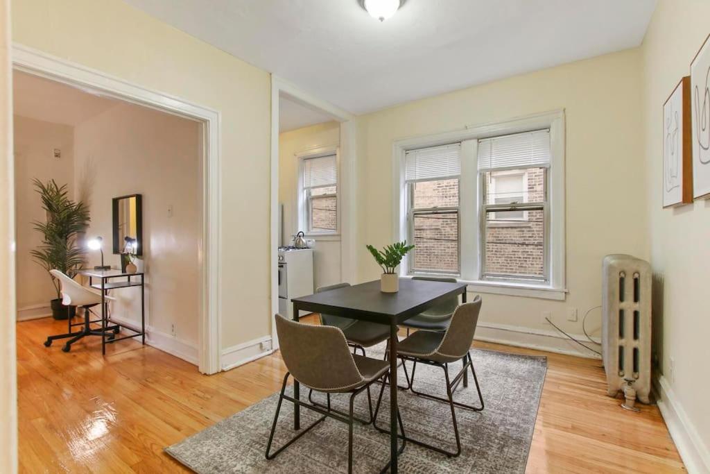 Cozy 1BR Apartment in Rogers Park - Touhy 2W - Housity