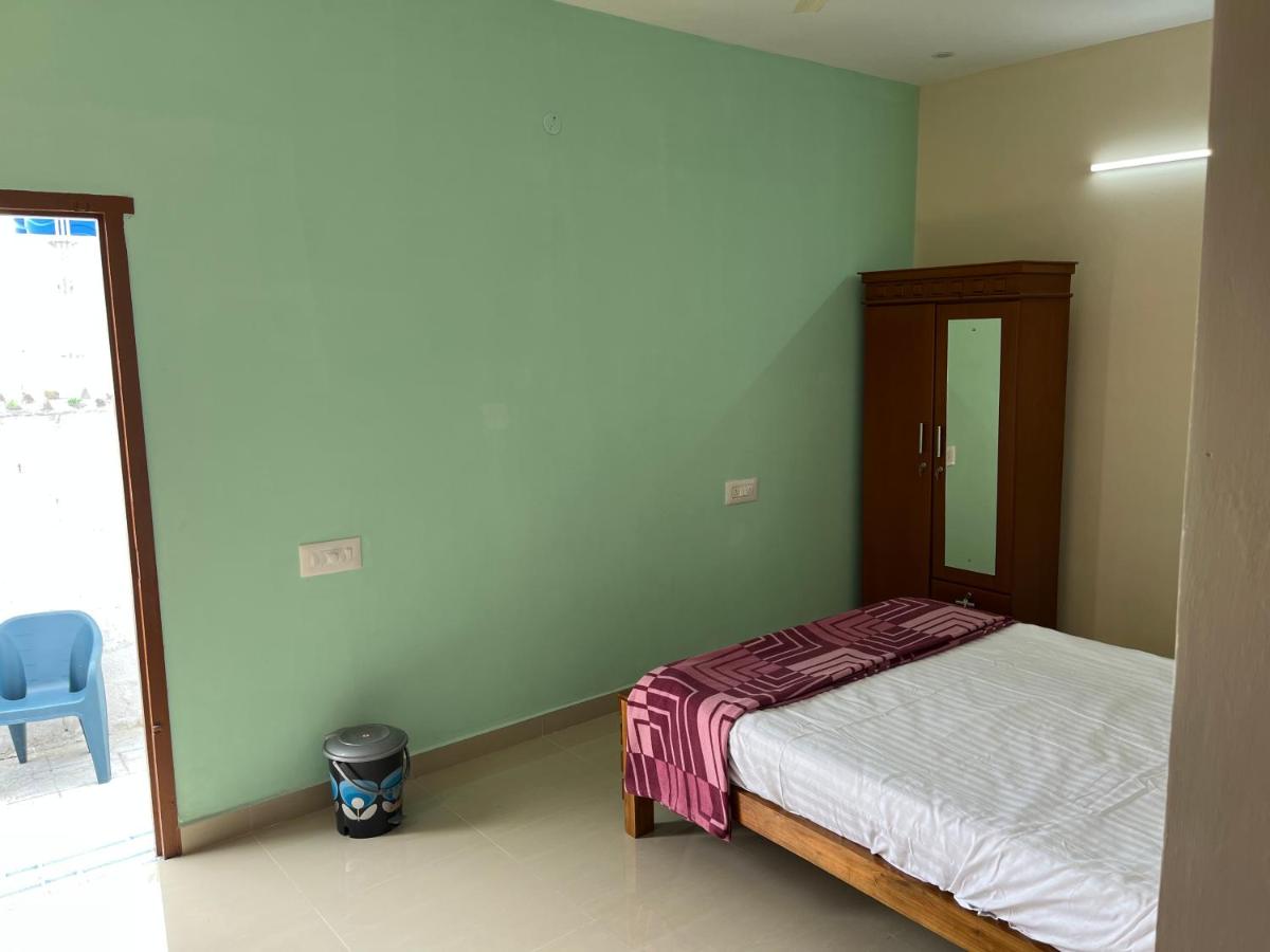 New Hummingbirds Inn - Housity