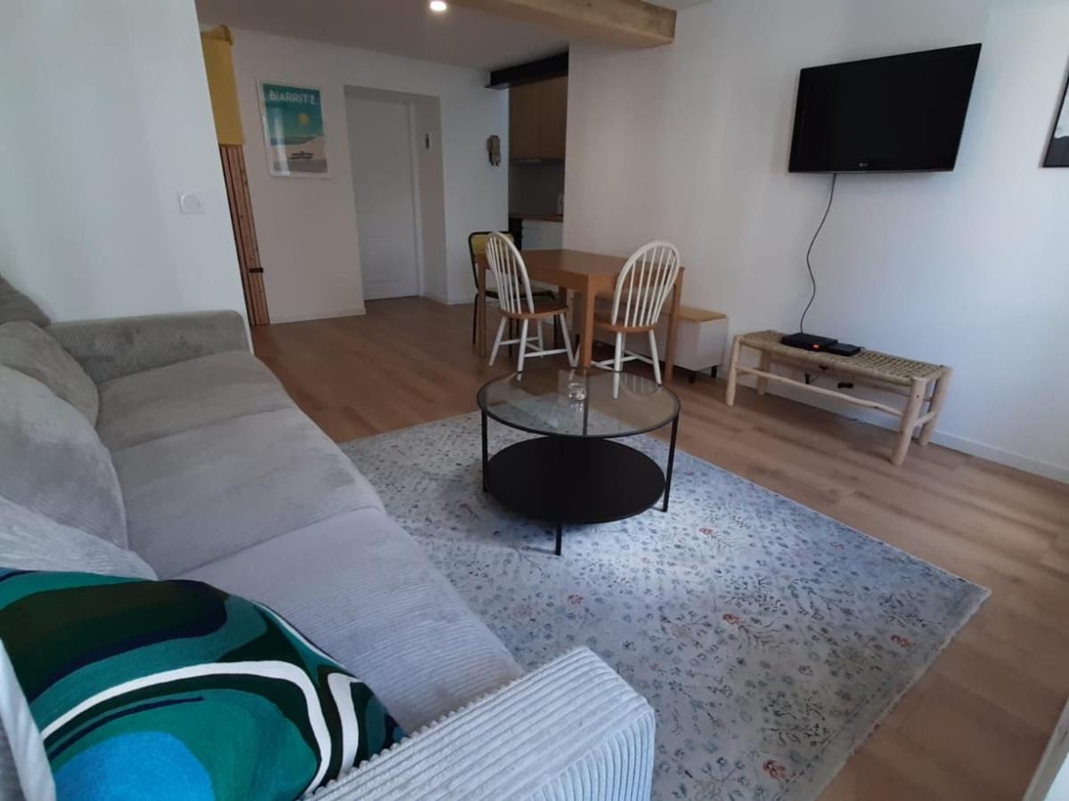 Appartement cosy à Biarritz, proche des Halles et plages, idéal pour 2 avec wifi inclus - FR-1-239-853 - Hizvo