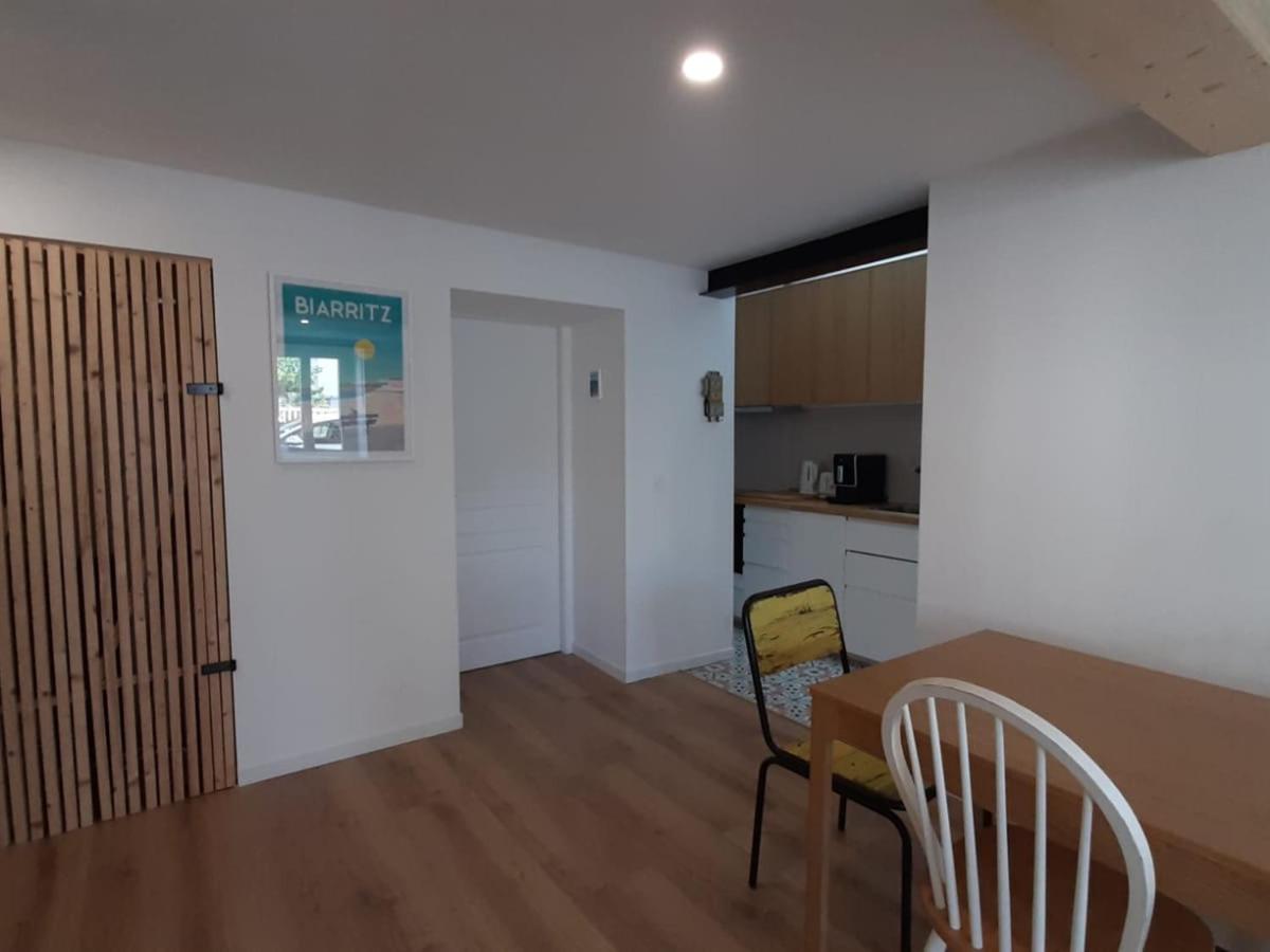 Appartement cosy à Biarritz, proche des Halles et plages, idéal pour 2 avec wifi inclus - FR-1-239-853 - Hizvo
