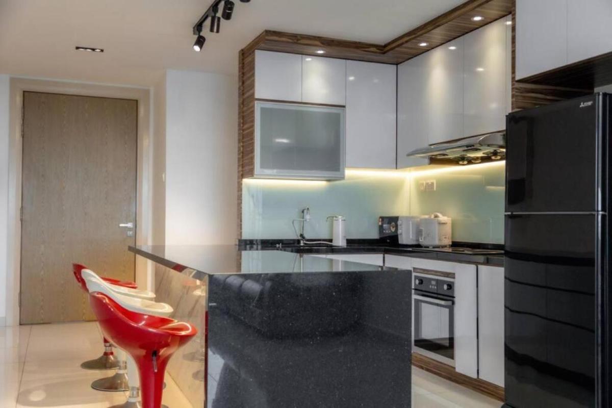 Premio Southkey 3BR Suite WiFi YT Netflix SeaView - Housity
