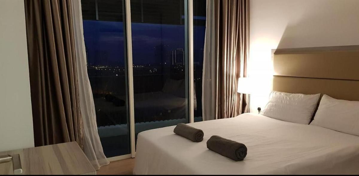 Encorp Marina Suites near Legoland - Housity
