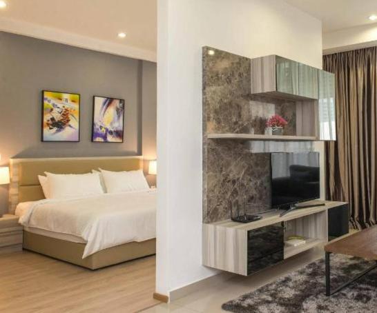 Encorp Marina Suites near Legoland - Housity