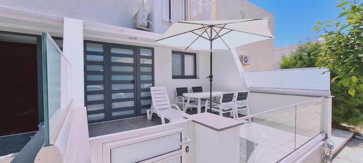 Suitetrails - STAY Nissi Twins Apts