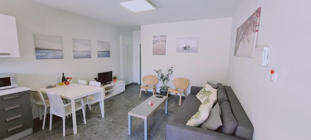 Suitetrails - STAY Nissi Twins Apts