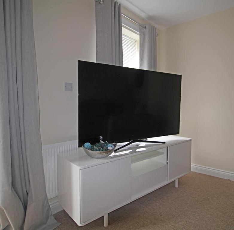 Modern Four Bedroomed Townhouse - Housity