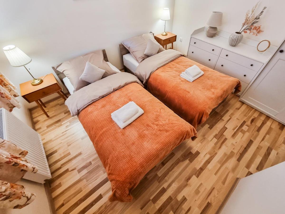 Uroczy Apartament u Mirki - Housity