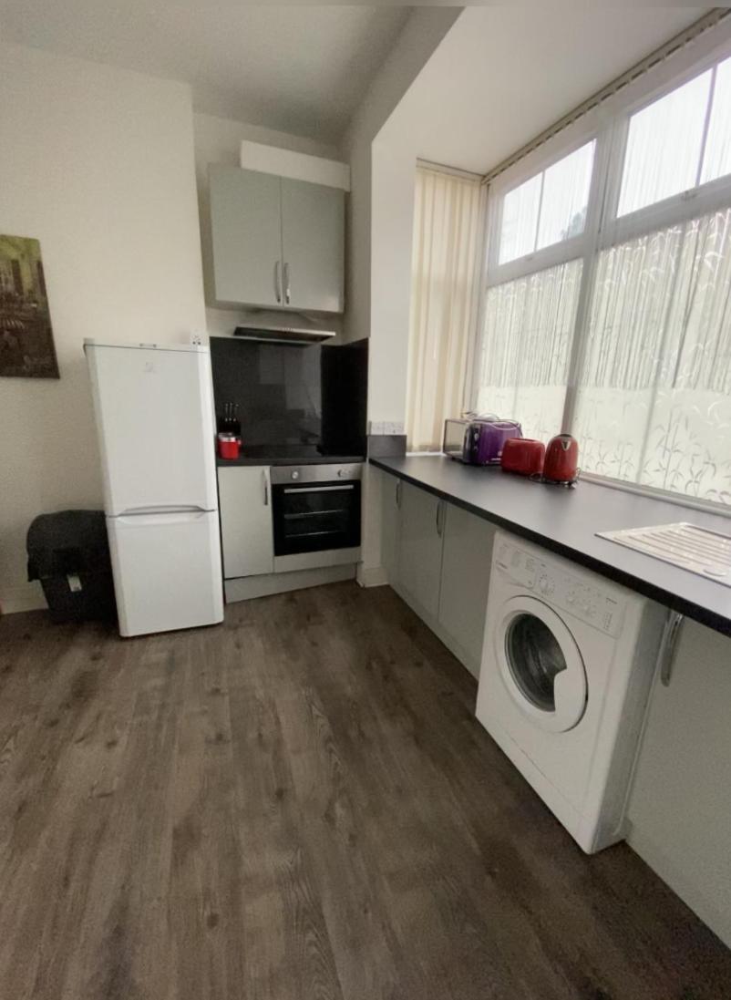 Suitetrails - Cosy Studio Apartment in Wellingborough by HP Accommodation