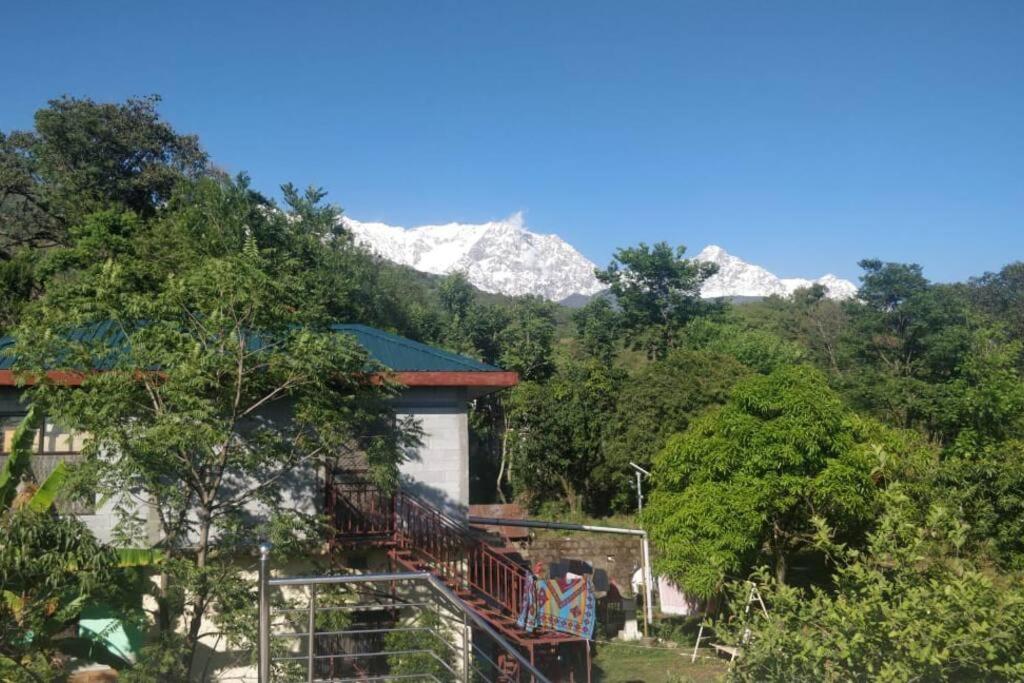 Heavenly Holiday Villa - with parking - Housity