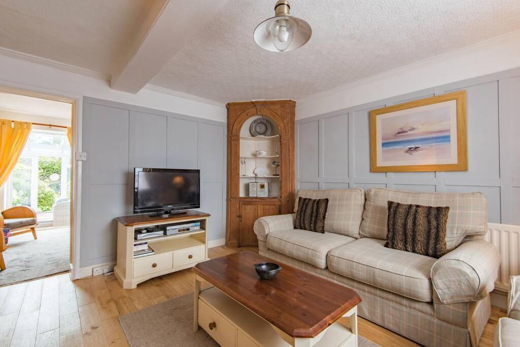 Lighthouse Cottage - Housity