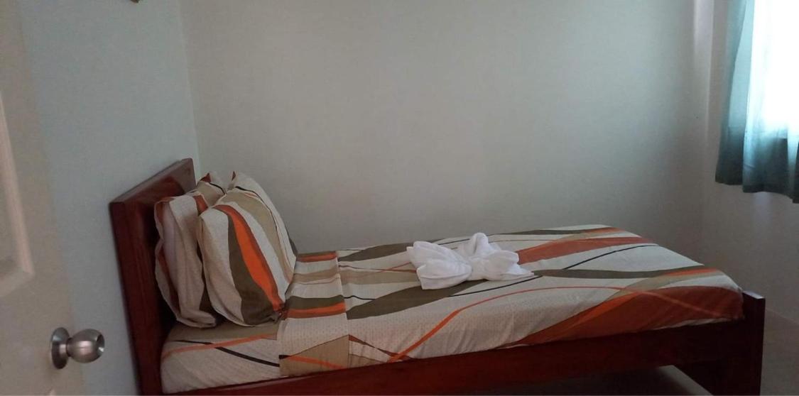 3 BR whole house - Royal Palms Dos - Panglao - Housity