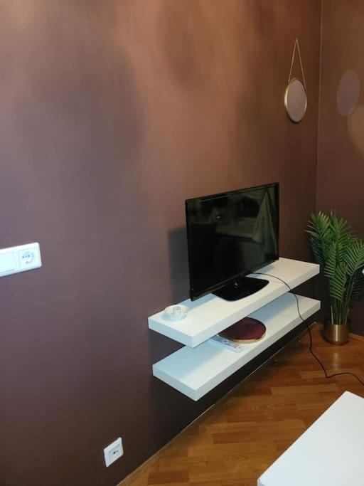 Mona Lisa Apartment - Housity