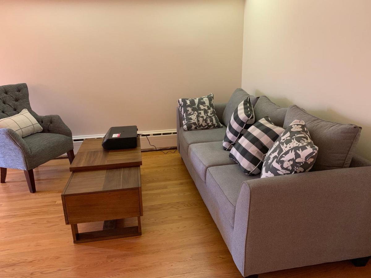 #1 Bright Private Room near New Brunswick, NJ downtown - Housity