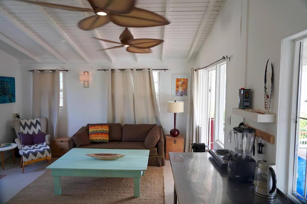 The Shack. Caribbean living, right on the water. - Housity