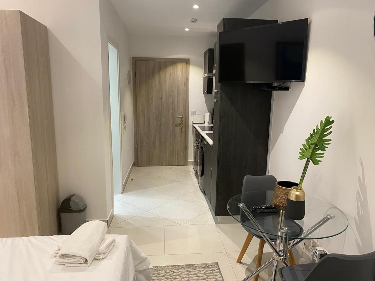 Suitetrails - Newly Furnished Studio@TheLennox,AirportResid'tial