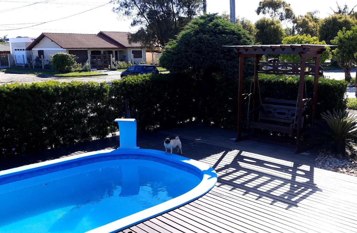 Linda Casa Temporada com Piscina - Housity