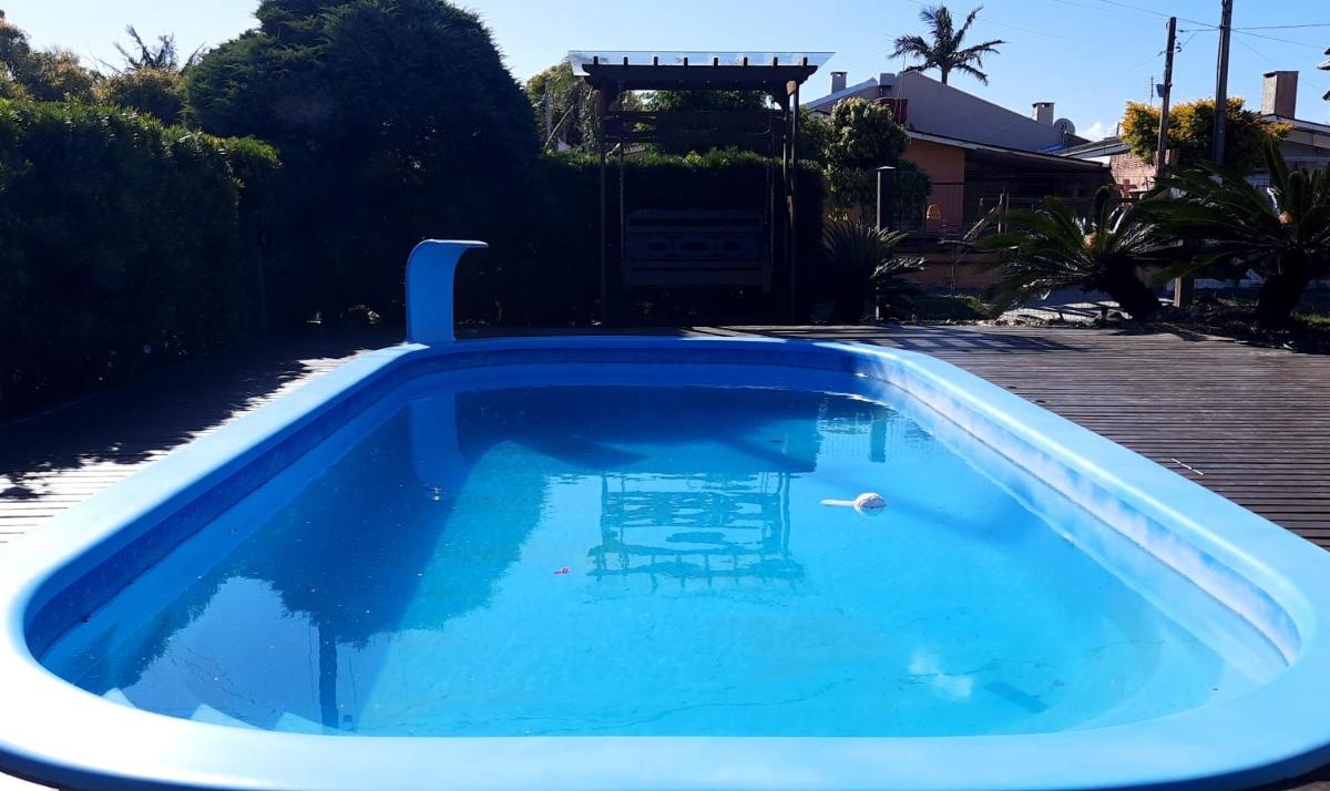 Linda Casa Temporada com Piscina - Housity