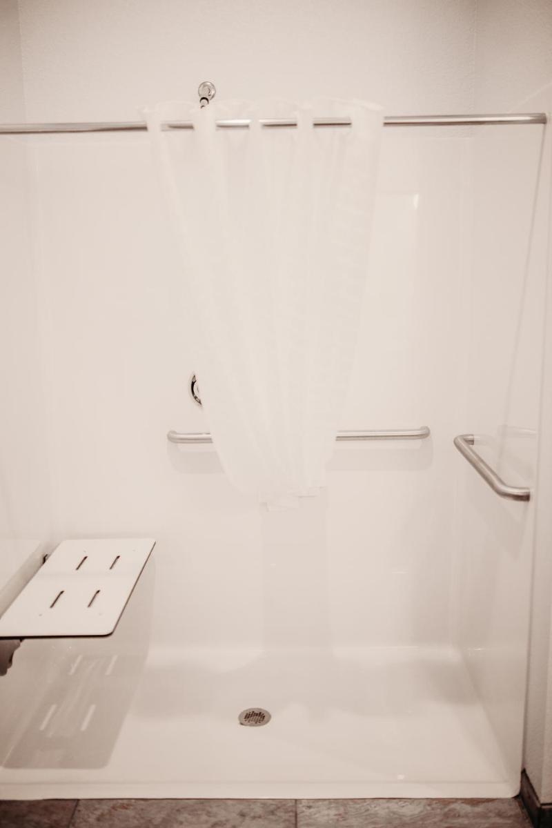 Cobblestone Hotel & Suites International Falls - Housity