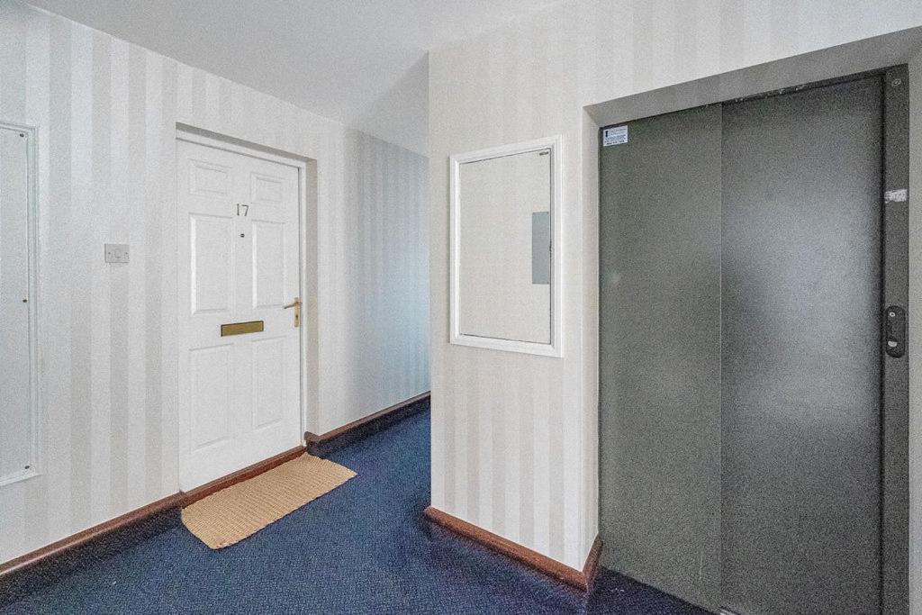 Modern 1BR flat - free parking + lift - Housity