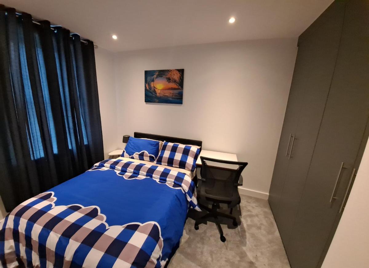 Modern Bedrooms in a House - Housity