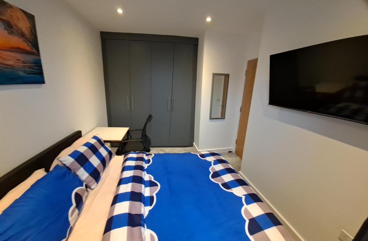 Modern Bedrooms in a House - Housity