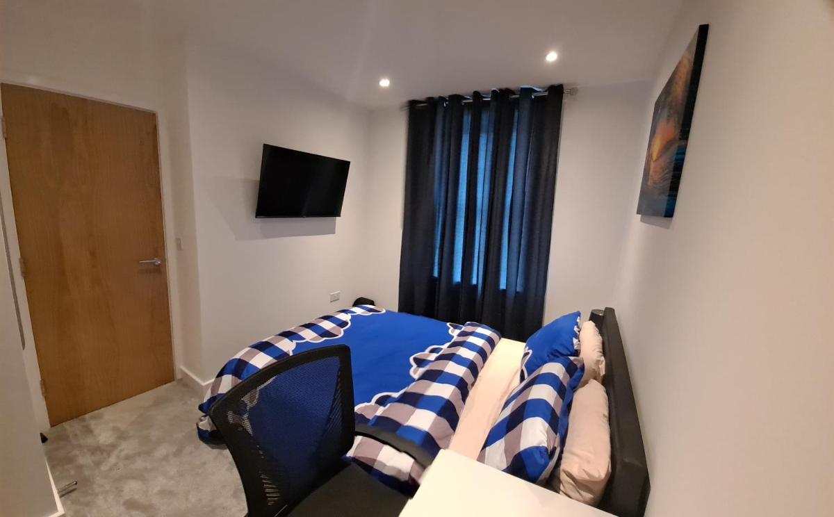 Modern Bedrooms in a House - Housity