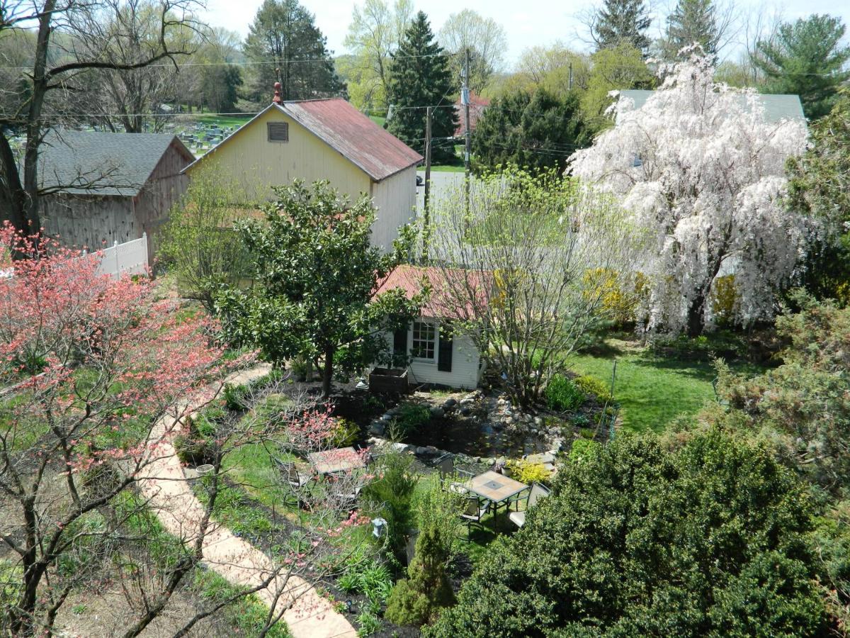 EJ Bowman House Bed & Breakfast - Housity