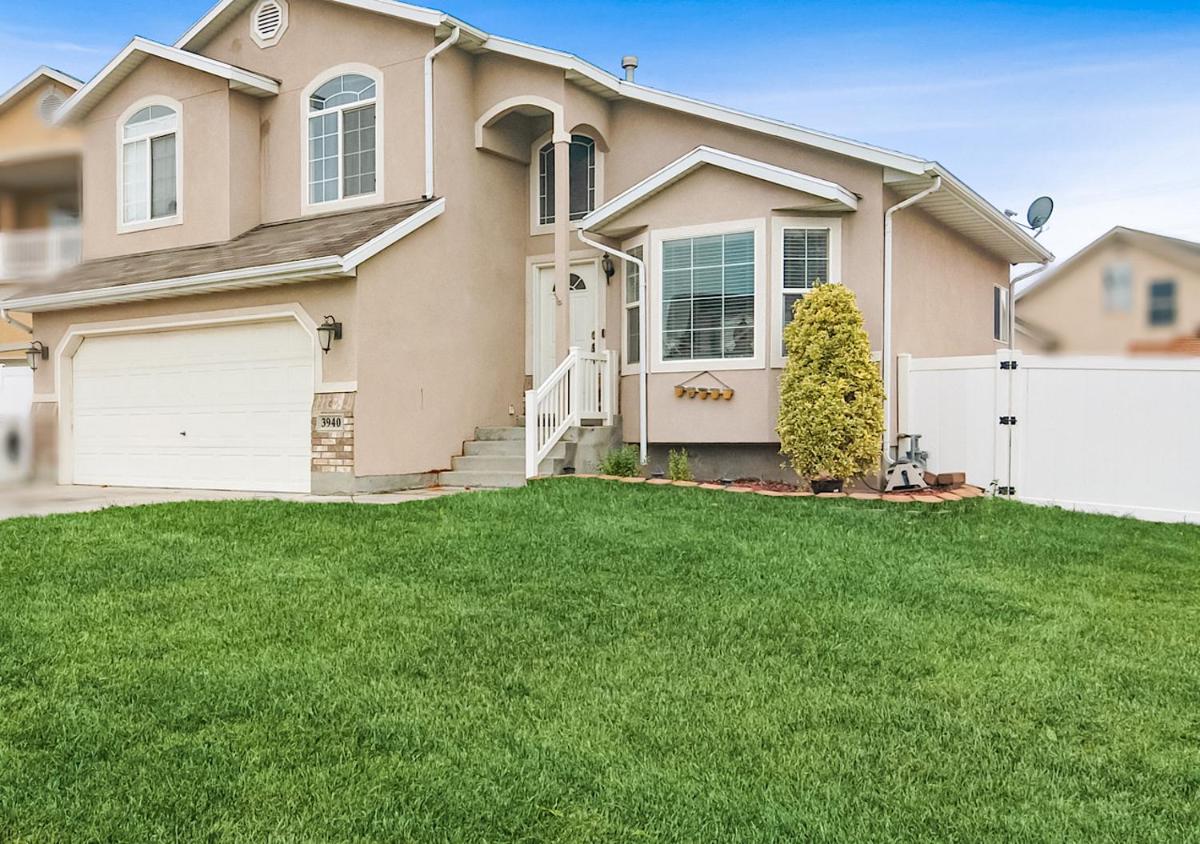Family Home Near Downtown, Ski Resorts & Airport - Housity