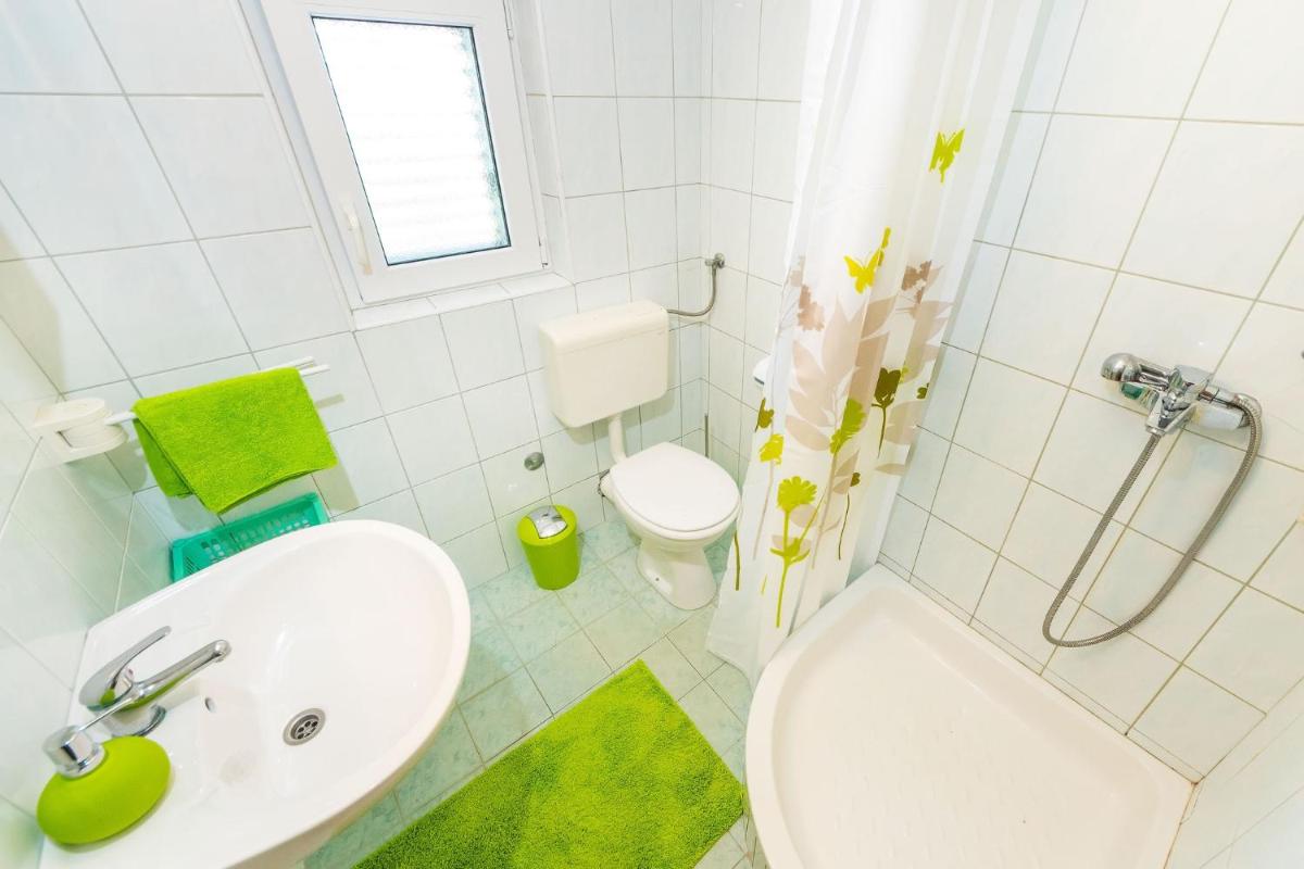 Apartments by the sea Vrsi - Mulo, Zadar - 5951 - Housity