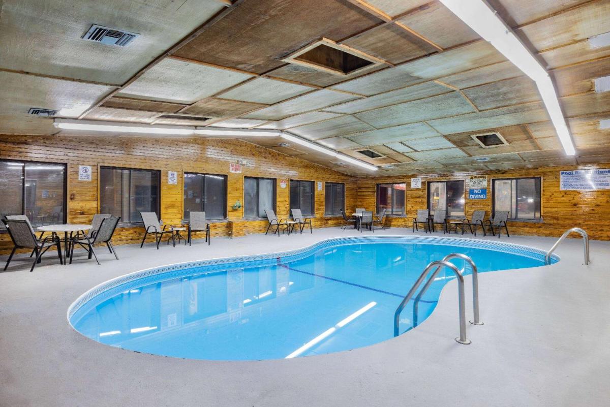 Super 8 by Wyndham Valentine NE - Housity