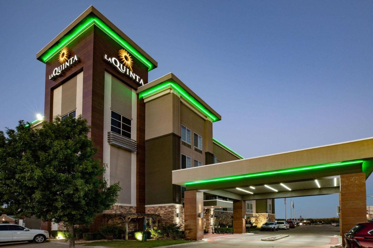La Quinta by Wyndham Tulsa - Catoosa - Housity