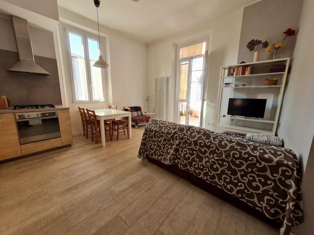 La Maison di Monica e Alice a Milano-appartamento con terrazza - Housity
