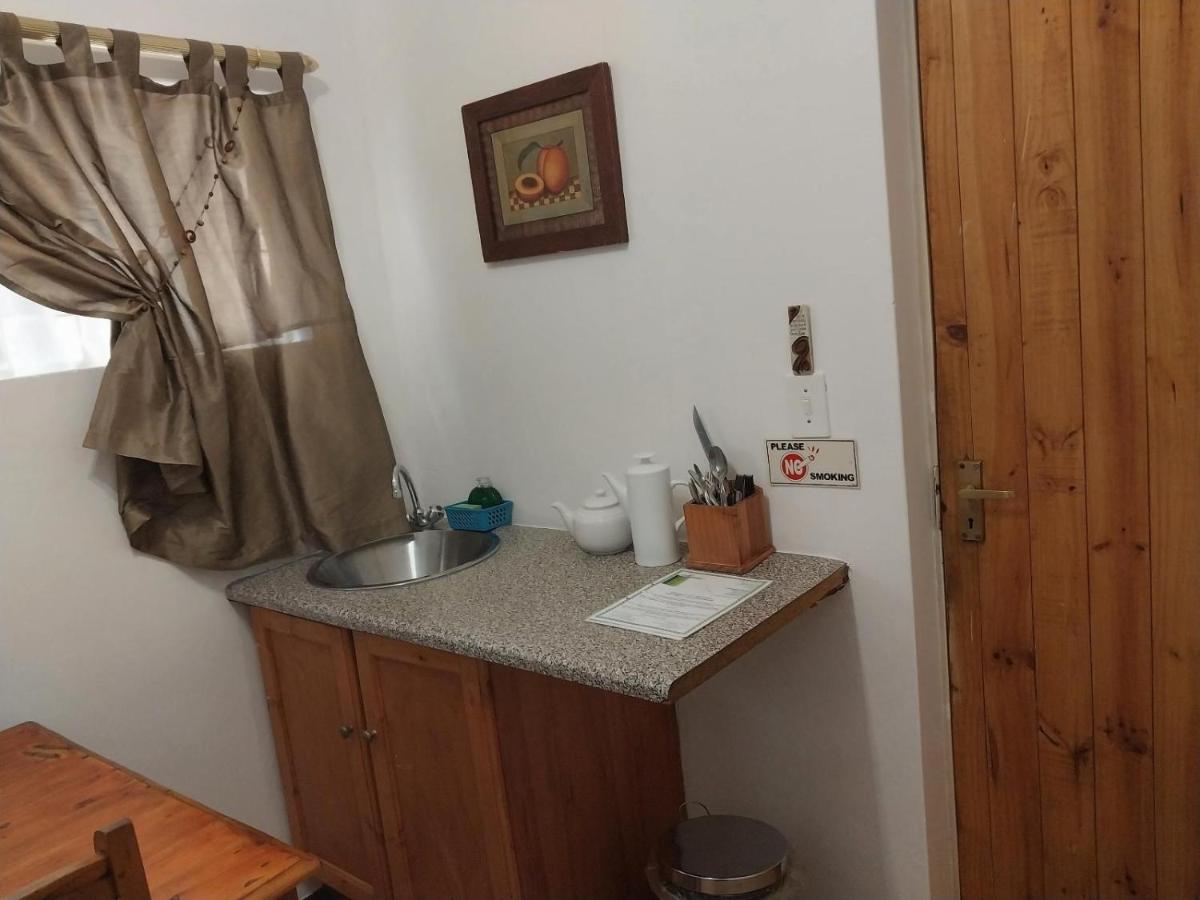 Lily Guesthouse - Hizvo