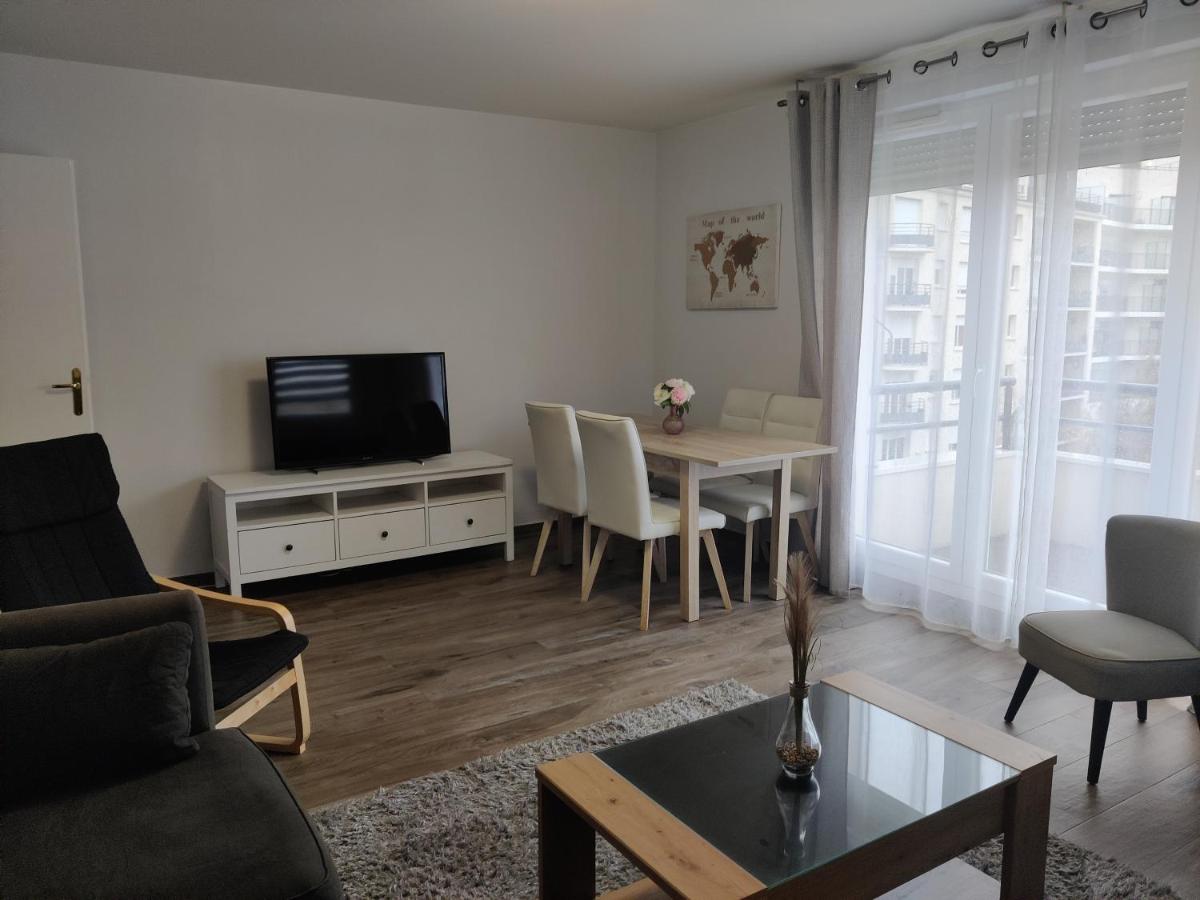 App 5 pers, parking, 3mn RER A, 40 mn du centre de Paris, Cergy le Haut - Hizvo