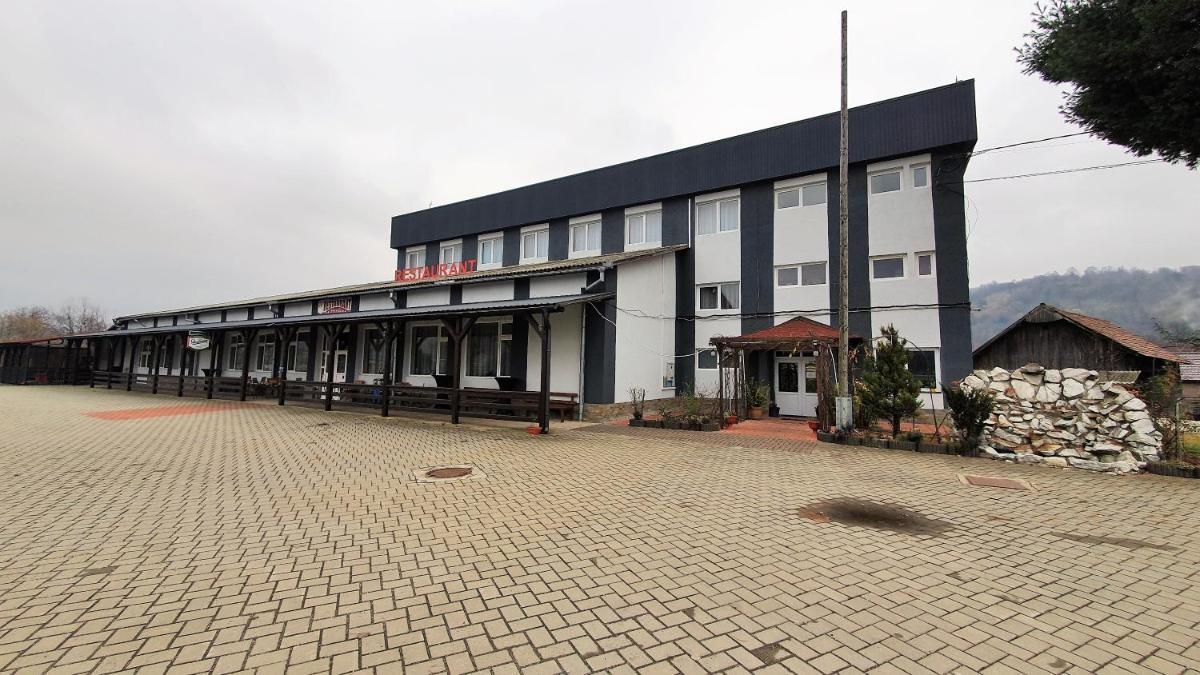 Pensiune Perla - Housity
